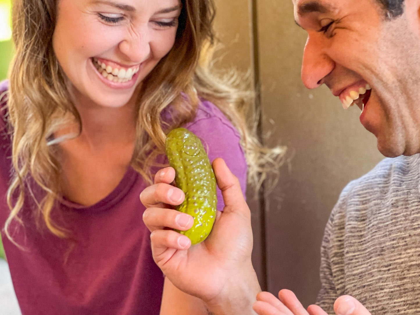 DR DINGUS Yodeling Pickle - Sings Dill-lightful Yodel Song - Make Anyone Laugh - Best Singing Gag Gift for Friends Family Coworkers